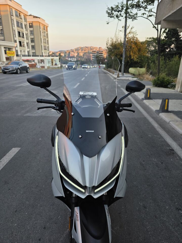 MOTOCAM RKS RZ 250 S Ön Cam 2022-2026 Model 68cm Şeffaf Renkli 4mm UZUN