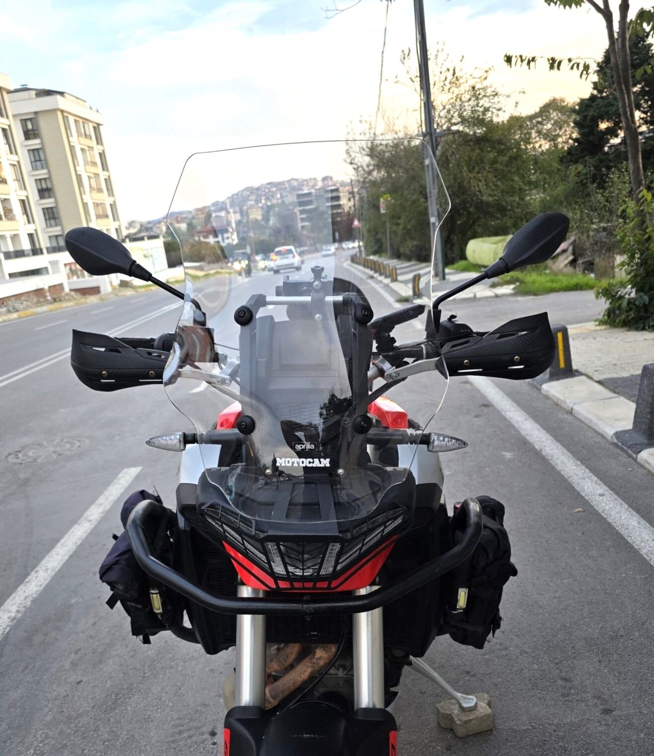 MOTOCAM Aprilia Tuareg 660 Ön Cam 2022-2026 Model 58cm Şeffaf Renkli 4mm