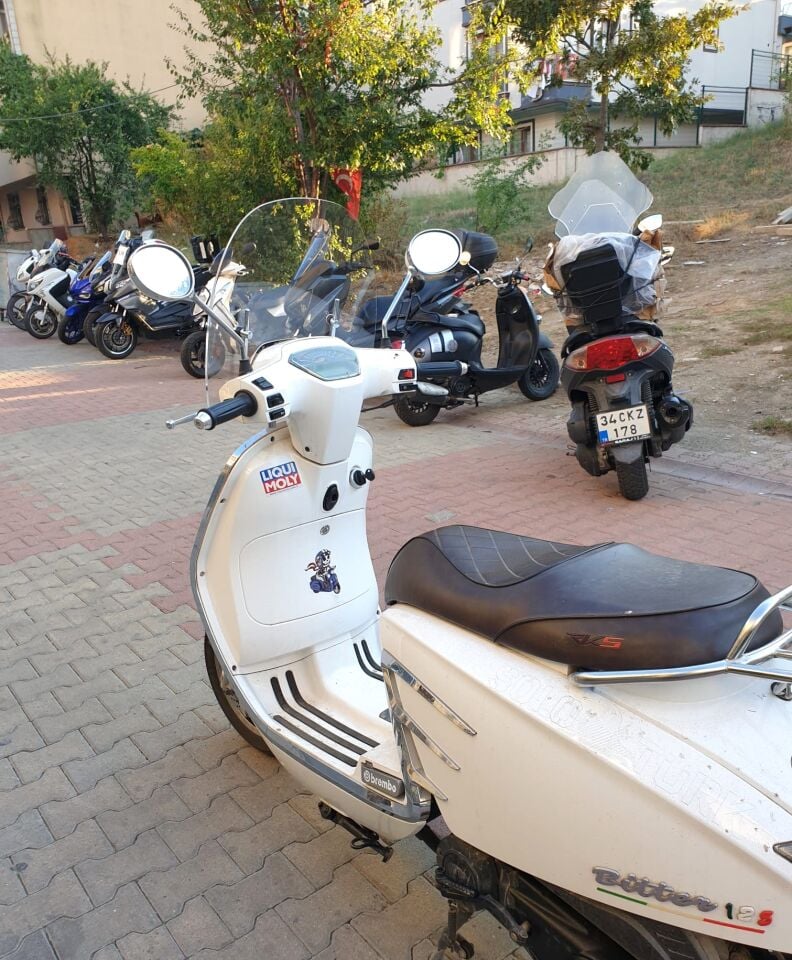MOTOCAM RKS Bitter Ön Cam 2022-2026 Model 37cm Şeffaf Renkli 4mm APARATSIZ