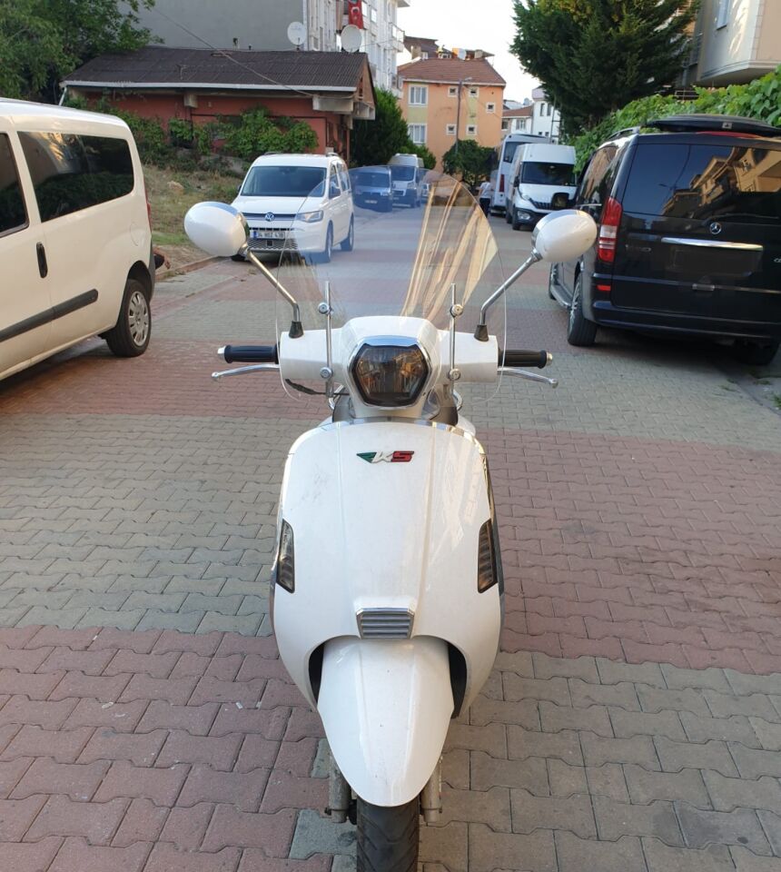MOTOCAM RKS Bitter Ön Cam 2022-2026 Model 37cm Şeffaf Renkli 4mm APARATSIZ