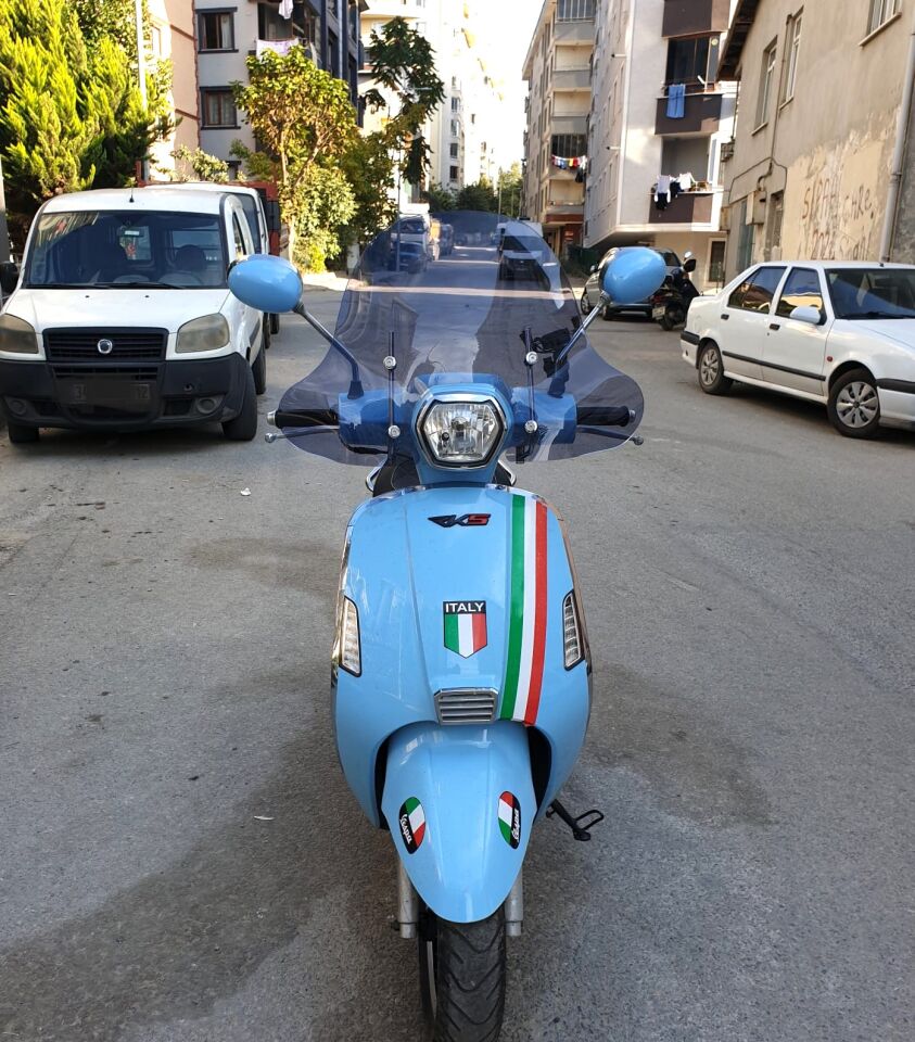 MOTOCAM RKS Bitter Ön Cam 2022-2026 Model 41cm füme Renkli 4mm Elcikli APARATSIZ