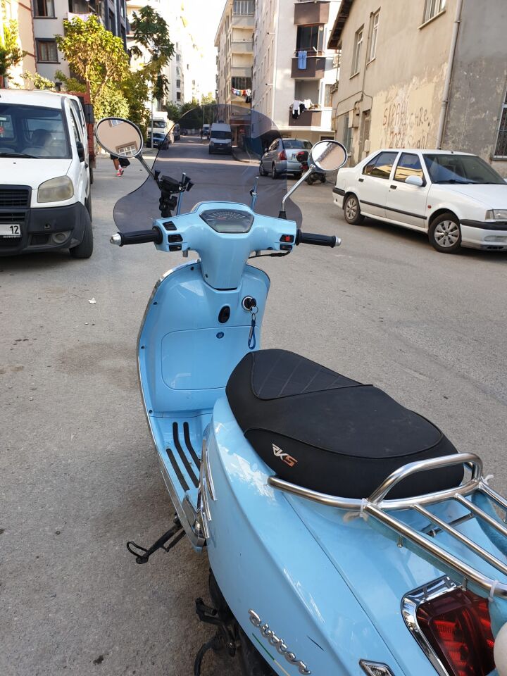 MOTOCAM RKS Bitter Ön Cam 2022-2026 Model 41cm füme Renkli 4mm Elcikli APARATSIZ