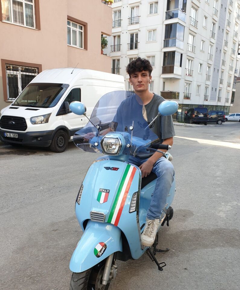 MOTOCAM RKS Bitter Ön Cam 2022-2026 Model 41cm füme Renkli 4mm Elcikli APARATSIZ