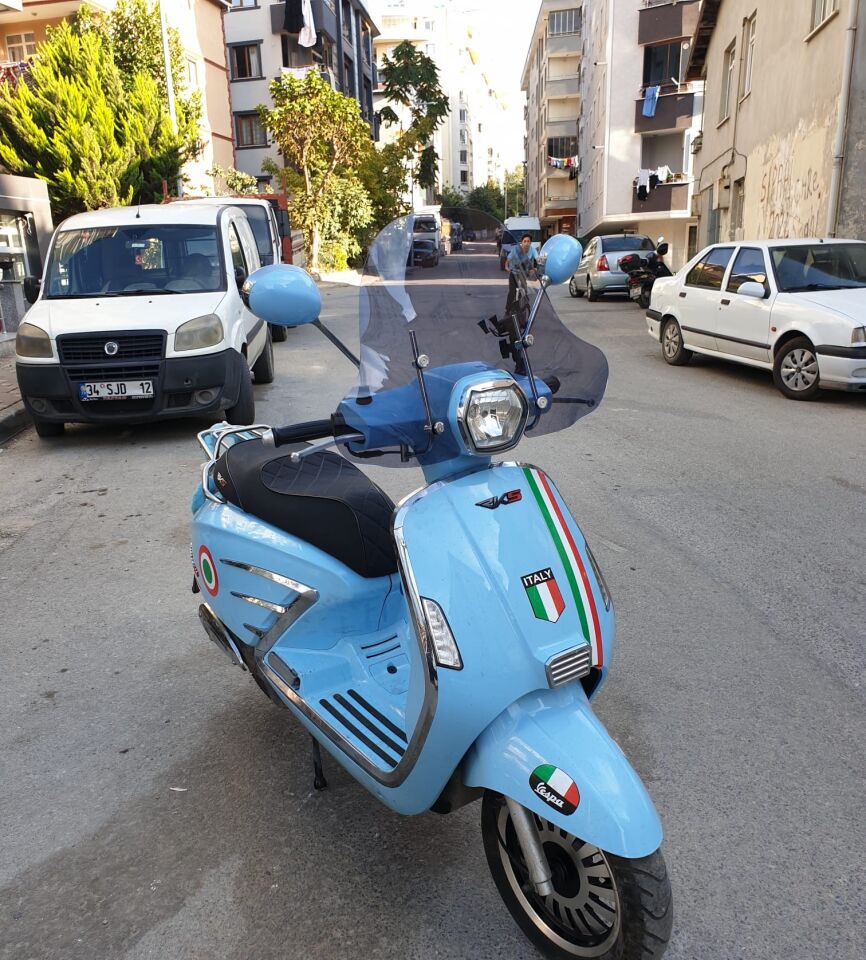 MOTOCAM RKS Bitter Ön Cam 2022-2026 Model 41cm füme Renkli 4mm Elcikli APARATSIZ