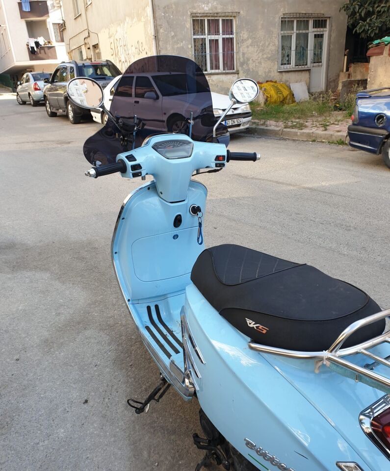 MOTOCAM RKS Bitter Ön Cam 2022-2026 Model 41cm siyah Renkli 4mm Elcikli APARATSIZ