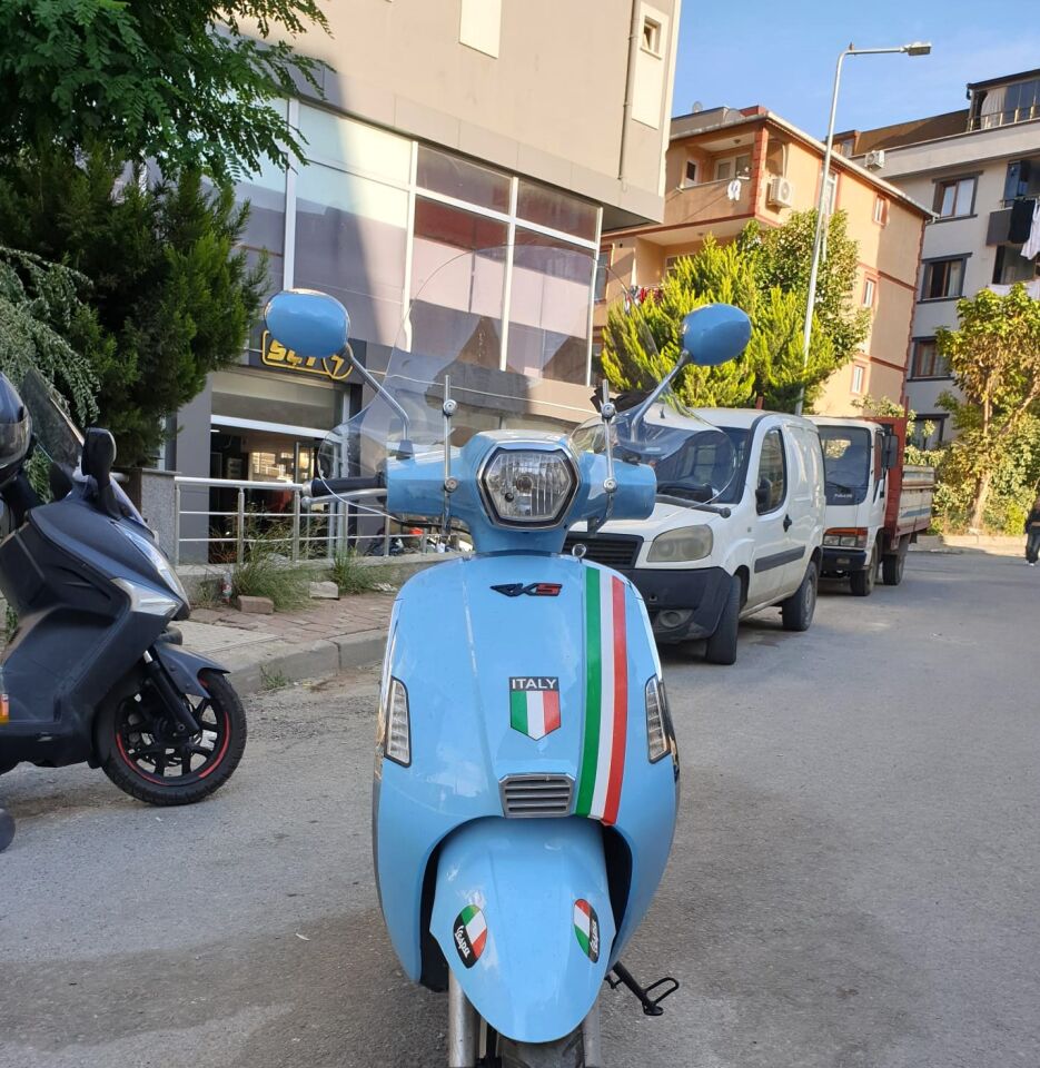 MOTOCAM RKS Bitter Ön Cam 2022-2026 Model 41cm Şeffaf Renkli 4mm Elcikli APARATSIZ