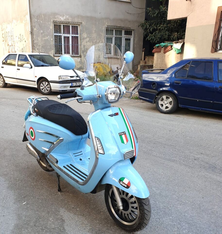 MOTOCAM RKS Bitter Ön Cam 2022-2026 Model 41cm Şeffaf Renkli 4mm Elcikli APARATSIZ