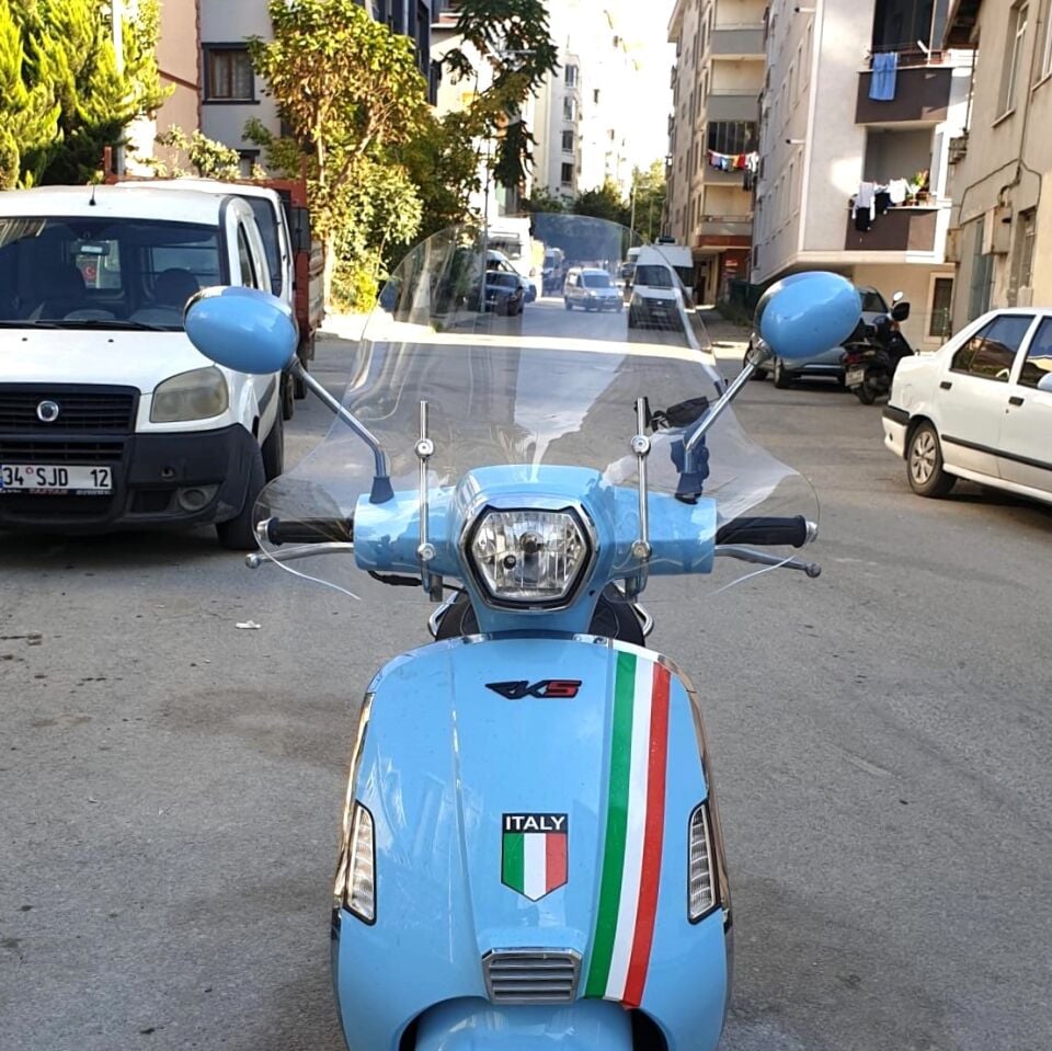 MOTOCAM RKS Bitter Ön Cam 2022-2026 Model 41cm Şeffaf Renkli 4mm Elcikli APARATSIZ