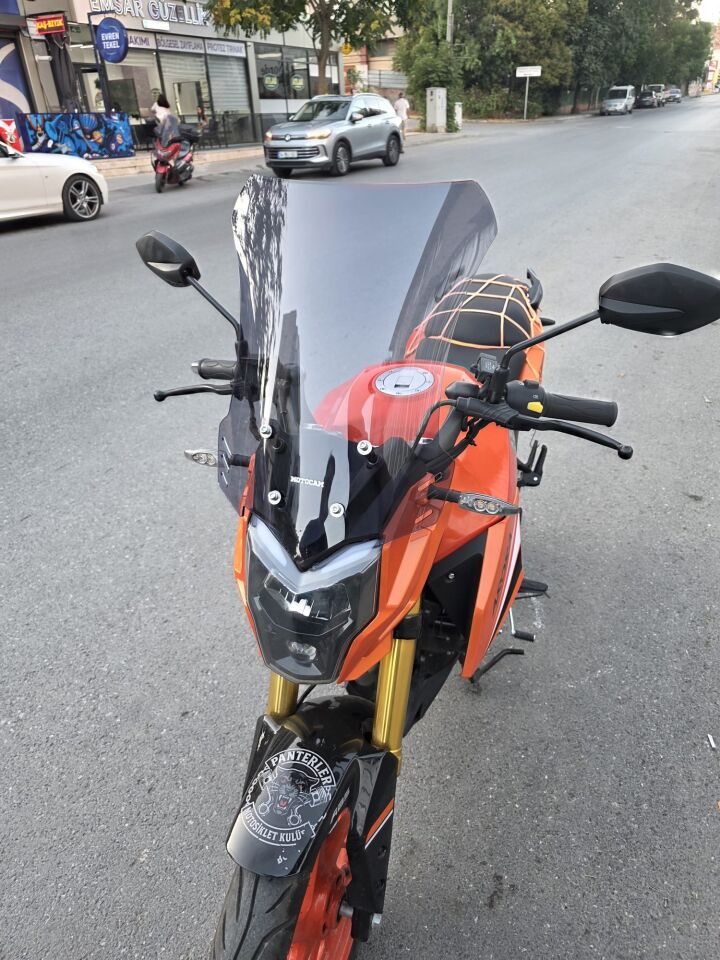 MOTOCAM Arora ARS 200 Ön Cam 2022-2026 Model 46cm Füme Renkli 4mm