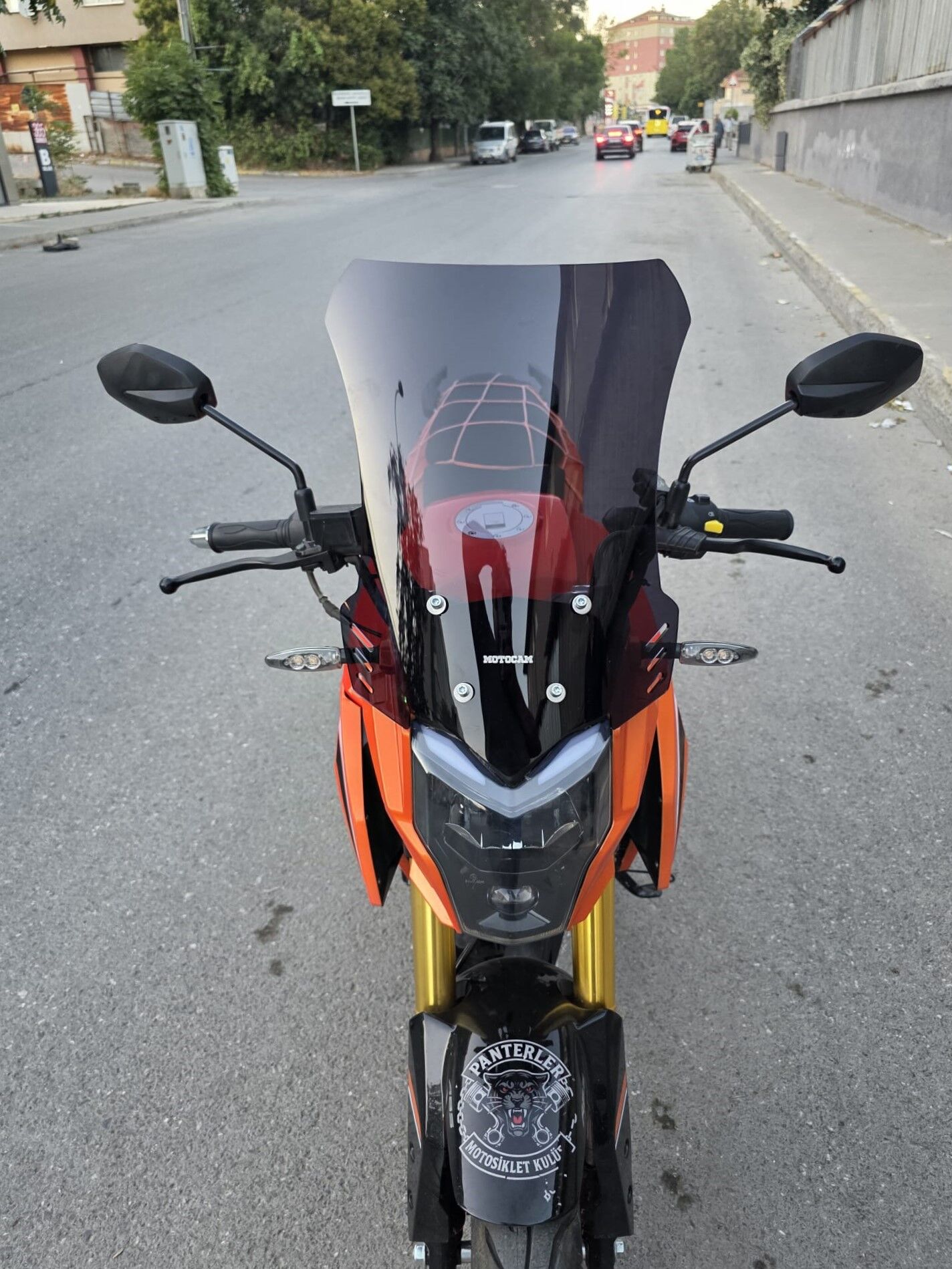 MOTOCAM Arora ARS 200 Ön Cam 2022-2026 Model 46cm Siyah Renkli 4mm