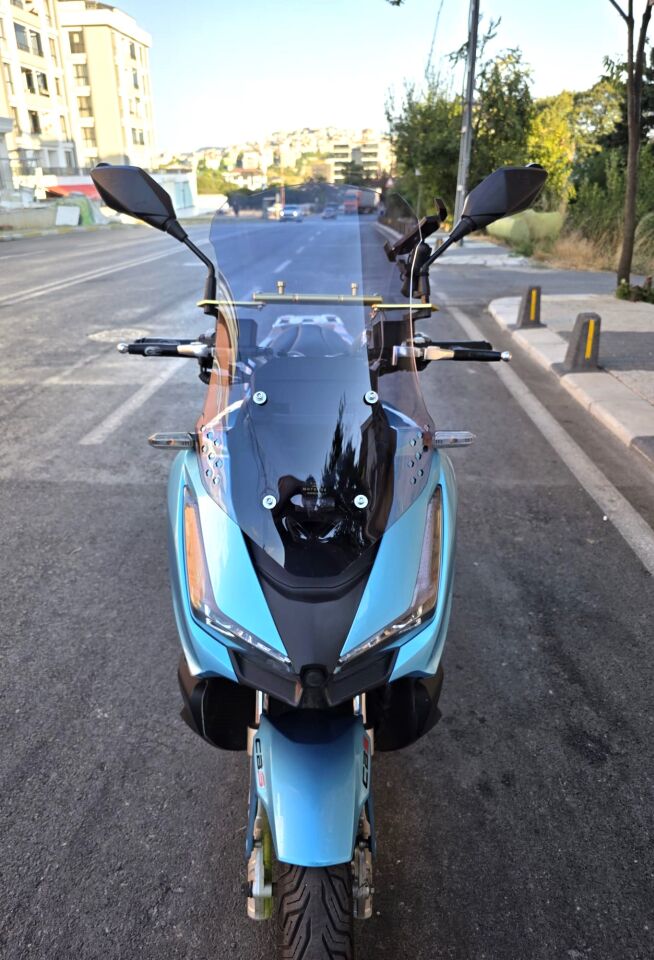 MOTOCAM Arora Beatrix 150 Ön Cam 2023-2026 Model 55cm Füme Renkli 4mm KISA