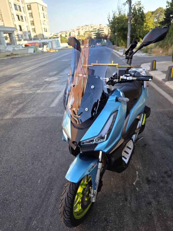 MOTOCAM Arora Beatrix 150 Ön Cam 2023-2026 Model 55cm Füme Renkli 4mm KISA