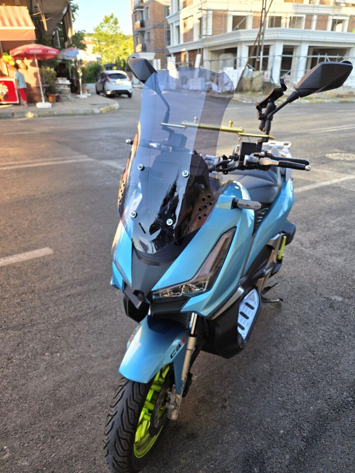 MOTOCAM Arora Beatrix 150 Ön Cam 2023-2026 Model 55cm Füme Renkli 4mm KISA