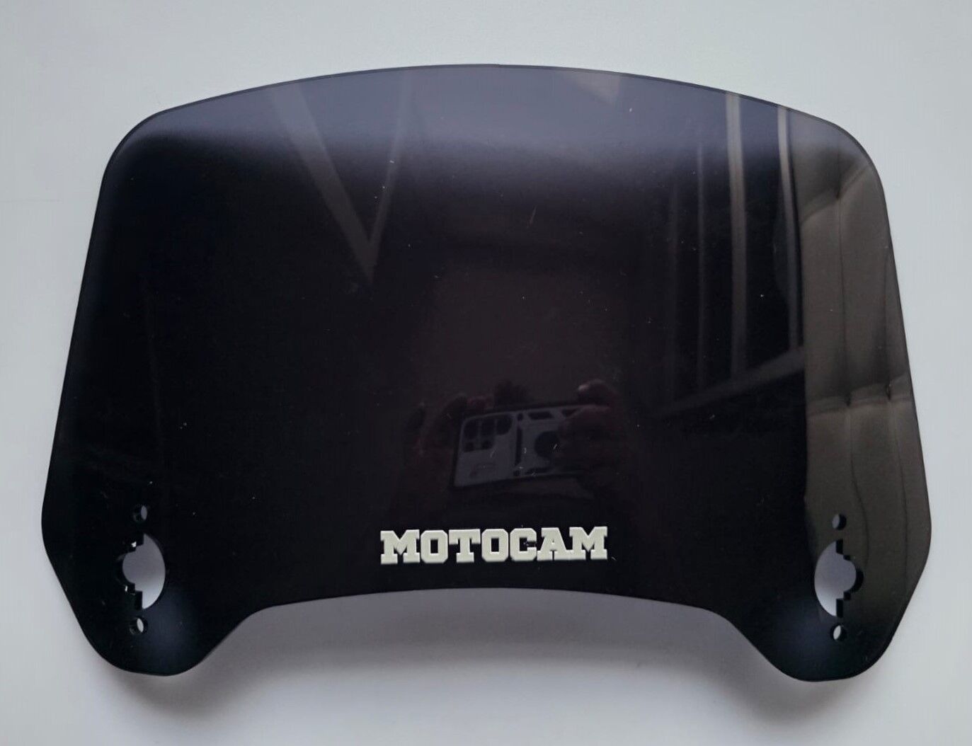 MOTOCAM Rüzgar Saptırıcı Deflektör Camı 3 Delikli 35x18cm Tırtıklı Siyah Renkli   (APARATSIZDIR)