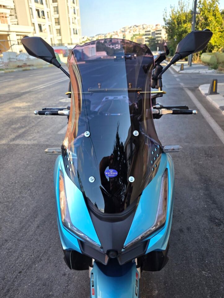 MOTOCAM Arora Beatrix 150 Ön Cam 2023-2026 Model 55cm Siyah Renkli 4mm KISA