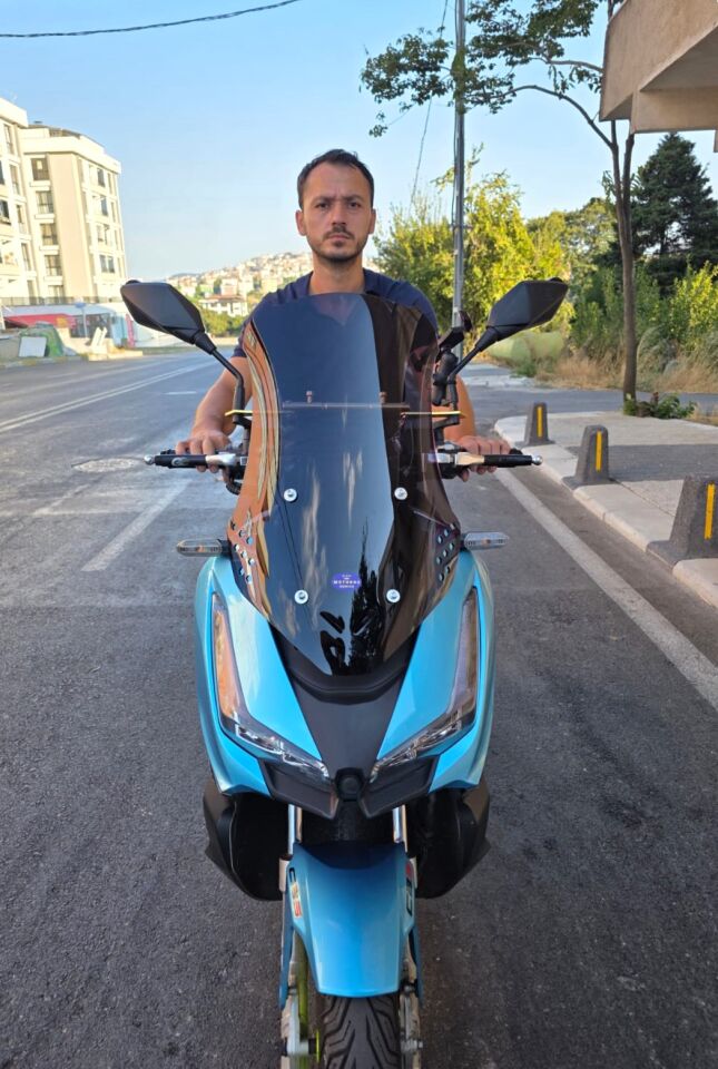 MOTOCAM Arora Beatrix 150 Ön Cam 2023-2026 Model 55cm Siyah Renkli 4mm KISA