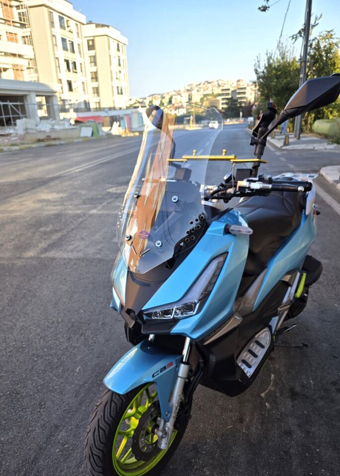MOTOCAM Arora Beatrix 150 Ön Cam 2023-2026 Model 55cm Şeffaf Renkli 4mm KISA