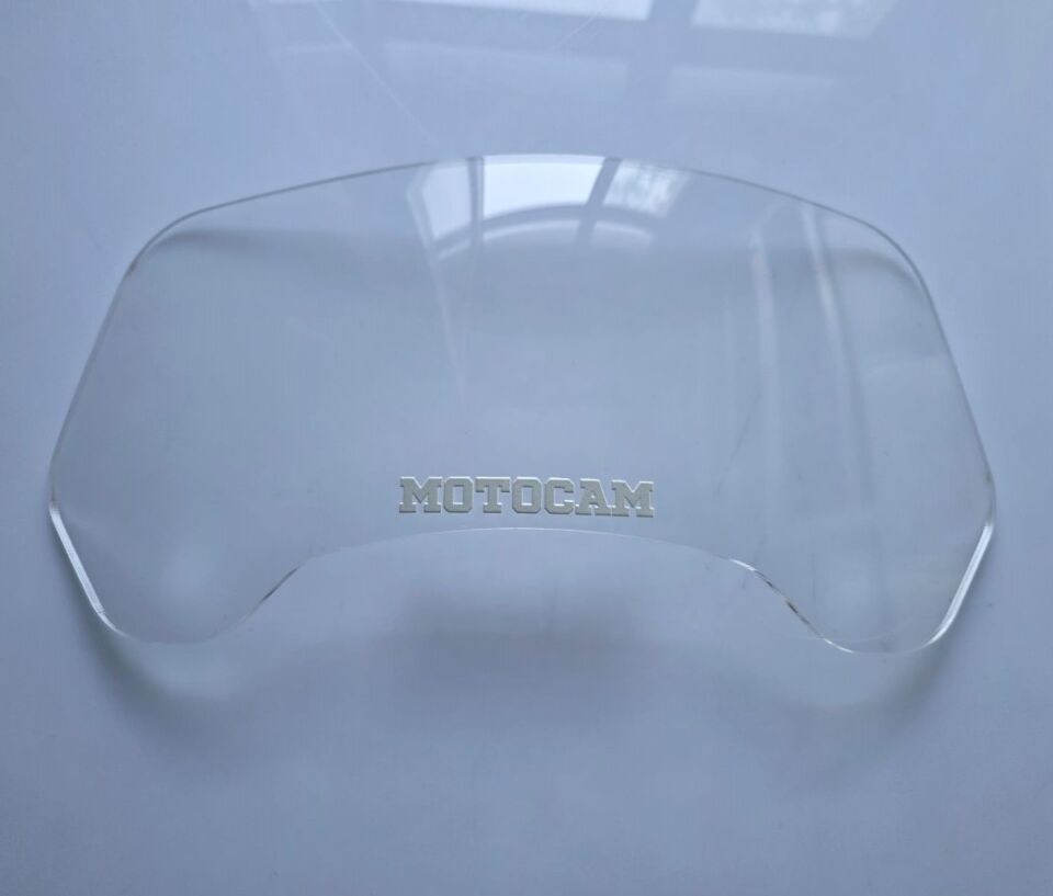 MOTOCAM Rüzgar Saptırıcı Deflektör Camı Deliksiz 32x12cm Şeffaf Renkli   (APARATSIZDIR)