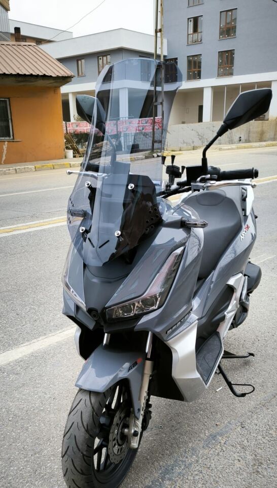 MOTOCAM Arora Beatrix 150 Ön Cam 2023-2026 Model 65cm Füme Renkli 4mm ORTA BOYLU