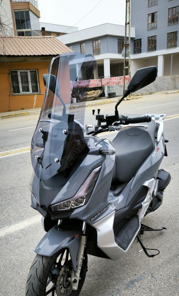MOTOCAM Arora Beatrix 150 Ön Cam 2023-2026 Model 65cm Füme Renkli 4mm ORTA BOYLU