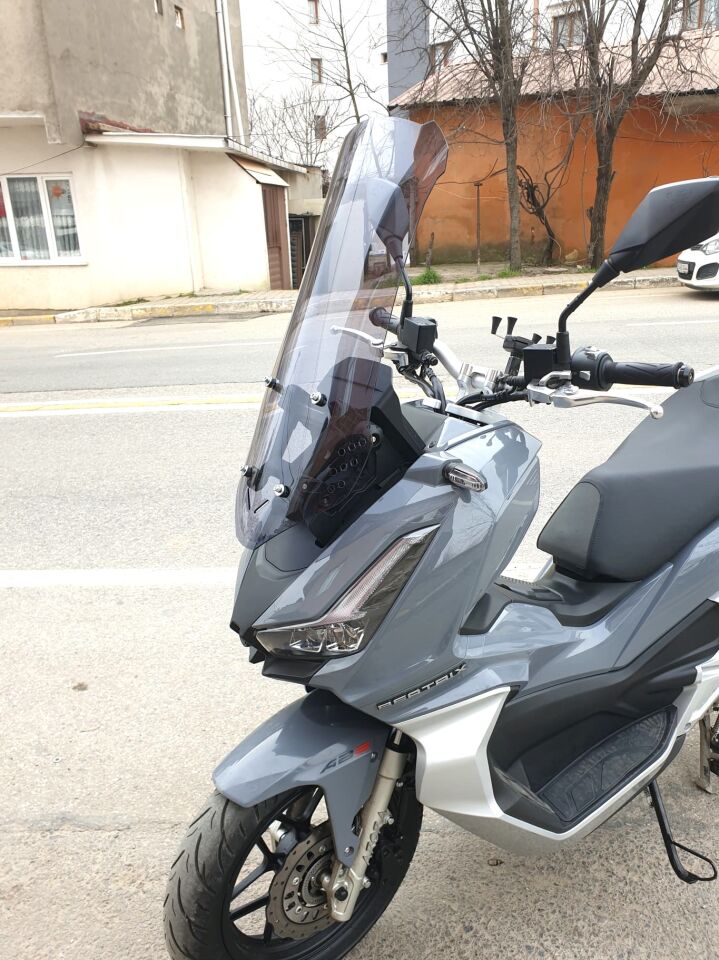 MOTOCAM Arora Beatrix 150 Ön Cam 2023-2026 Model 65cm Füme Renkli 4mm ORTA BOYLU