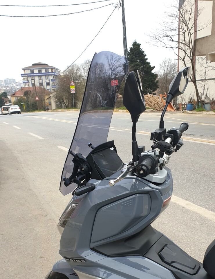 MOTOCAM Arora Beatrix 150 Ön Cam 2023-2026 Model 65cm Füme Renkli 4mm ORTA BOYLU