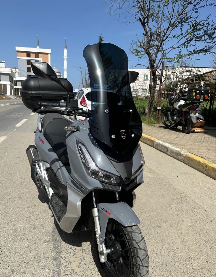 MOTOCAM Arora Beatrix 150 Ön Cam 2023-2026 Model 75cm Siyah Renkli 4mm UZUN