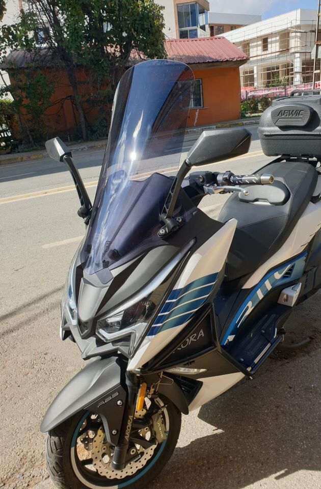 MOTOCAM Arora Chinf 318 Ön Cam 2023-2026 Model 75cm Füme Renkli 4mm UZUN