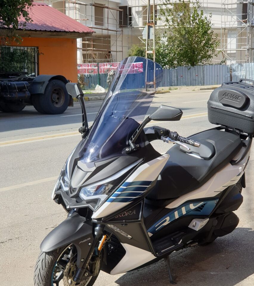 MOTOCAM Arora Chinf 318 Ön Cam 2023-2026 Model 75cm Füme Renkli 4mm UZUN