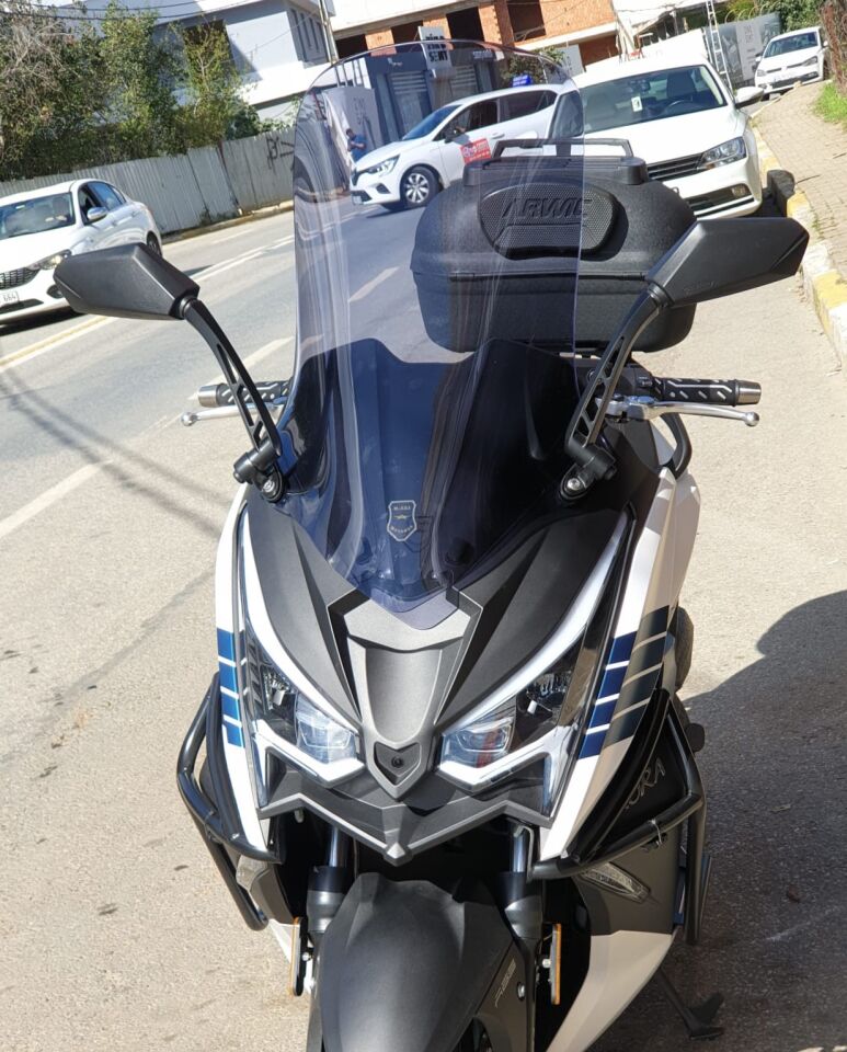 MOTOCAM Arora Chinf 318 Ön Cam 2023-2026 Model 75cm Füme Renkli 4mm UZUN