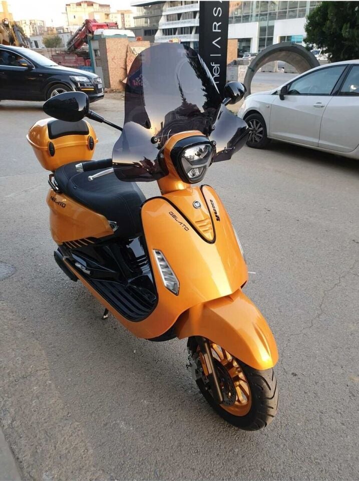 MOTOCAM Yuki Gelato 50 Ön Cam 2023-2026 Model 43cm Siyah Renkli 4mm APARATSIZ