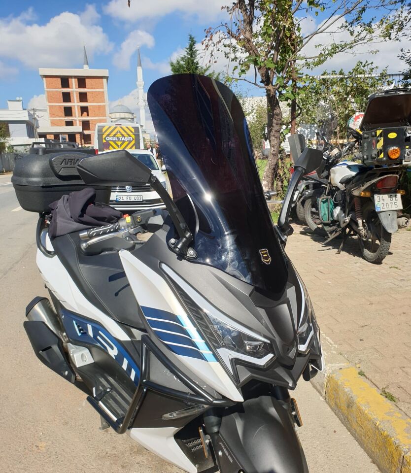 MOTOCAM Arora Chinf 318 Ön Cam 2023-2026 Model 75cm Siyah Renkli 4mm UZUN