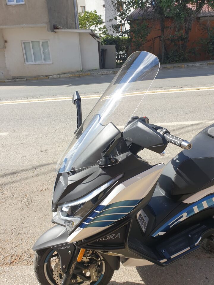 MOTOCAM Arora Chinf 318 Ön Cam 2023-2026 Model 75cm Şeffaf Renkli 4mm UZUN