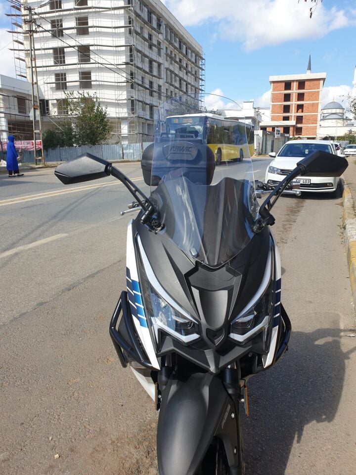 MOTOCAM Arora Chinf 318 Ön Cam 2023-2026 Model 75cm Şeffaf Renkli 4mm UZUN