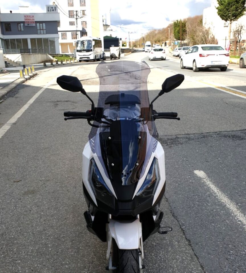 MOTOCAM RKS Veloce Ön Cam 2023-2026 Model 65cm Füme Renkli 4mm ORTA BOYLU
