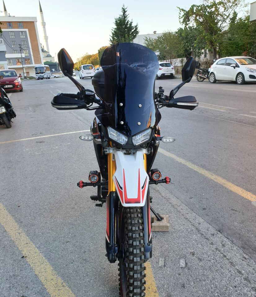 MOTOCAM Arora CR 250 Ön Cam 2025-2026 Model 55cm Siyah Renkli 4mm