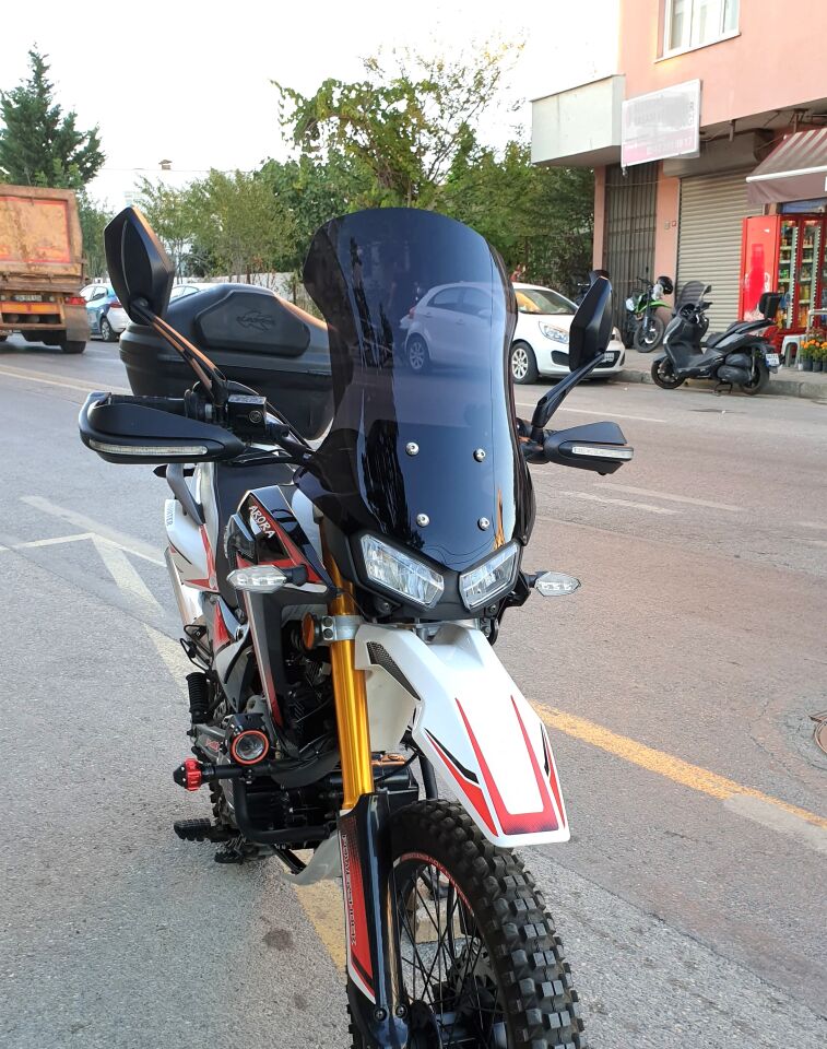 MOTOCAM Arora CR 250 Ön Cam 2025-2026 Model 55cm Siyah Renkli 4mm