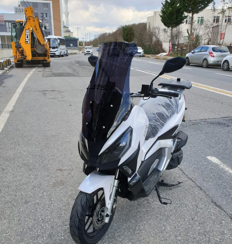 MOTOCAM RKS Veloce Ön Cam 2023-2026 Model 65cm Siyah Renkli 4mm ORTA BOYLU