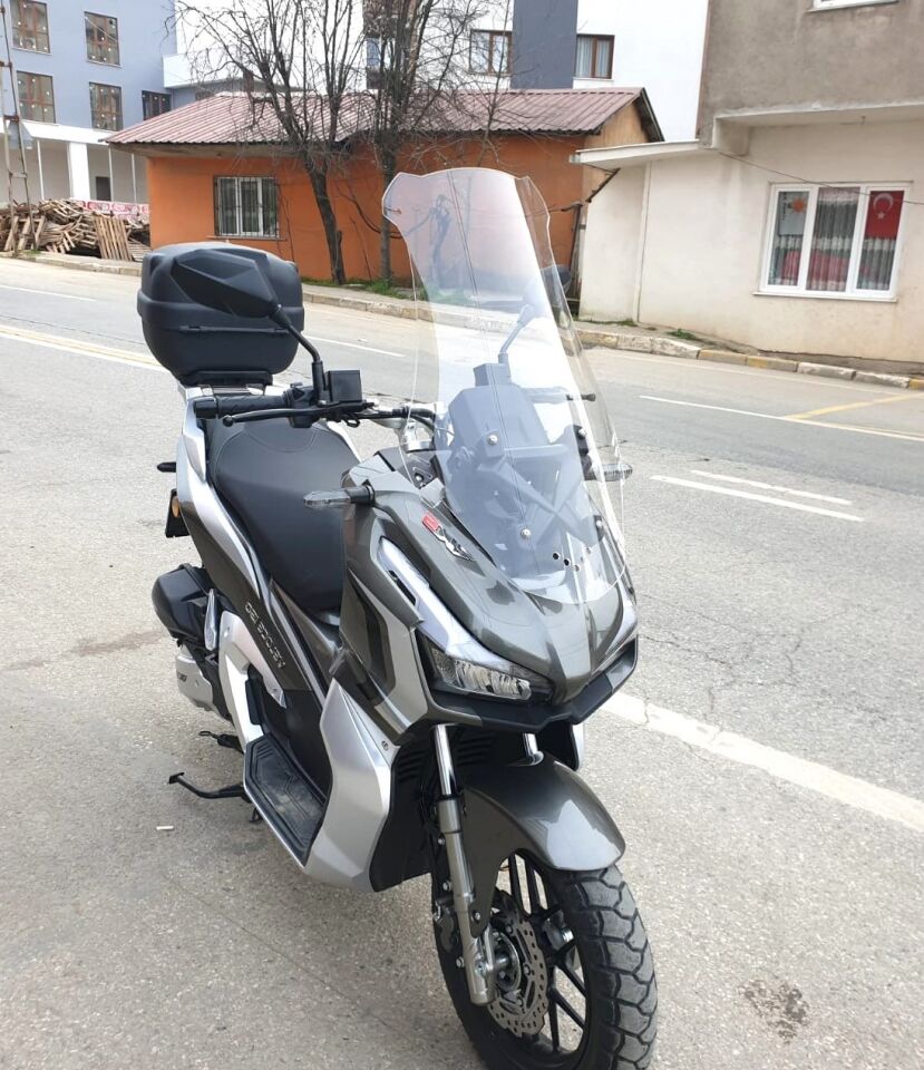 MOTOCAM RKS Veloce Ön Cam 2023-2026 Model 65cm Şeffaf Renkli 4mm ORTA BOYLU