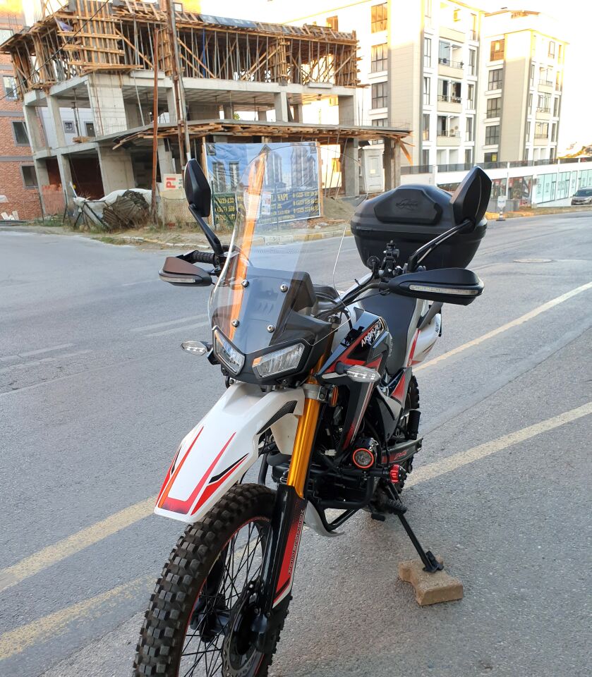 MOTOCAM Arora CR 250 Ön Cam 2025-2026 Model 55cm Şeffaf Renkli 4mm