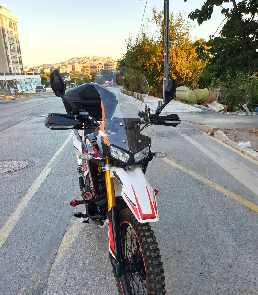 MOTOCAM Arora CR 250 Ön Cam 2025-2026 Model 55cm Şeffaf Renkli 4mm