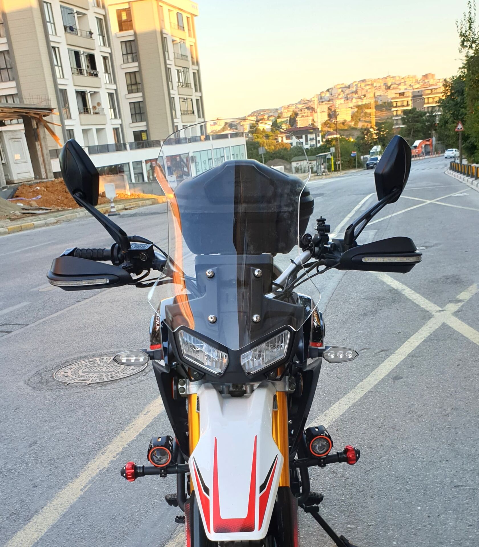 MOTOCAM Arora CR 250 Ön Cam 2025-2026 Model 55cm Şeffaf Renkli 4mm
