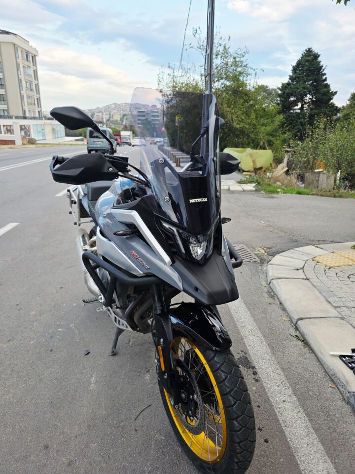 MOTOCAM Arora GS 525 Ön Cam 2022-2026 Model 51cm Füme Renkli 4mm