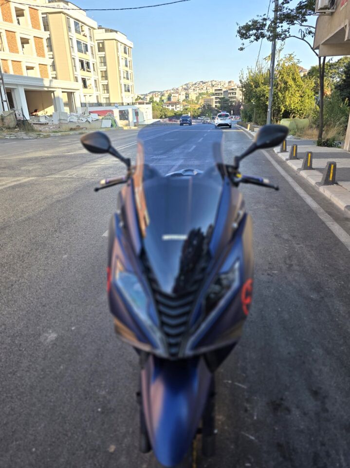 MOTOCAM Arora GT 125 Ön Cam 2023-2026 Model 65cm Füme Renkli 4mm ORİJİNAL BOYLU