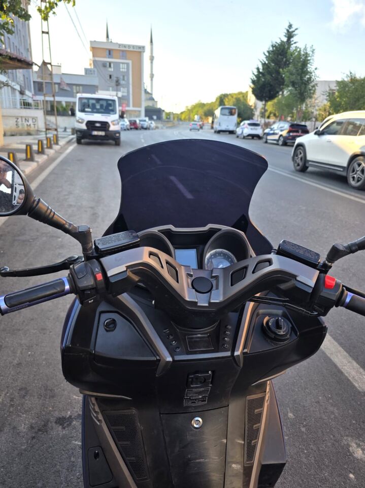 MOTOCAM Arora GT 125 Ön Cam 2023-2026 Model 65cm Siyah Renkli 4mm ORİJİNAL BOYLU
