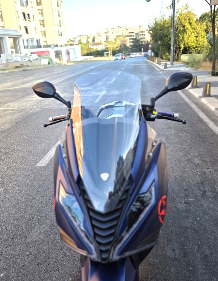 MOTOCAM Arora GT 125 Ön Cam 2023-2026 Model 65cm Şeffaf Renkli 4mm ORİJİNAL BOYLU