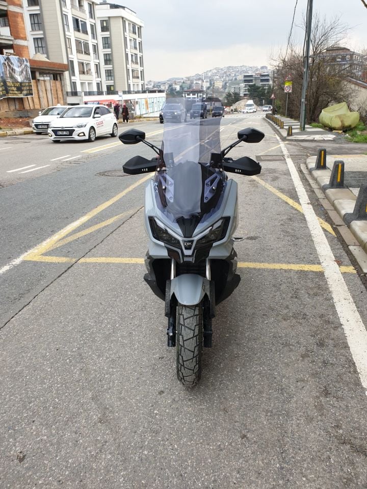 Sym Adx 300 Ön Cam 2024-2025 Model 75 CM - Açıkfüme Renkli