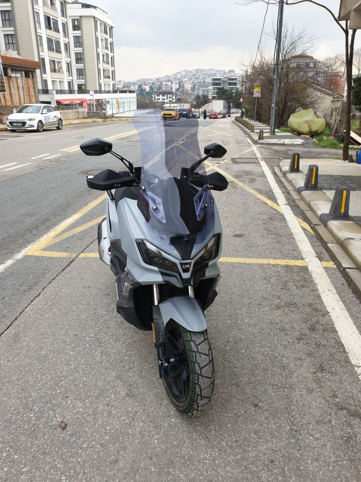 Sym Adx 300 Ön Cam 2024-2025 Model 75 CM - Açıkfüme Renkli
