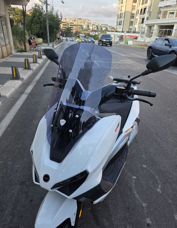 MOTOCAM RKS Vieste 249 Ön Cam 2022-2026 Model 55cm Füme Renkli 4mm KISA