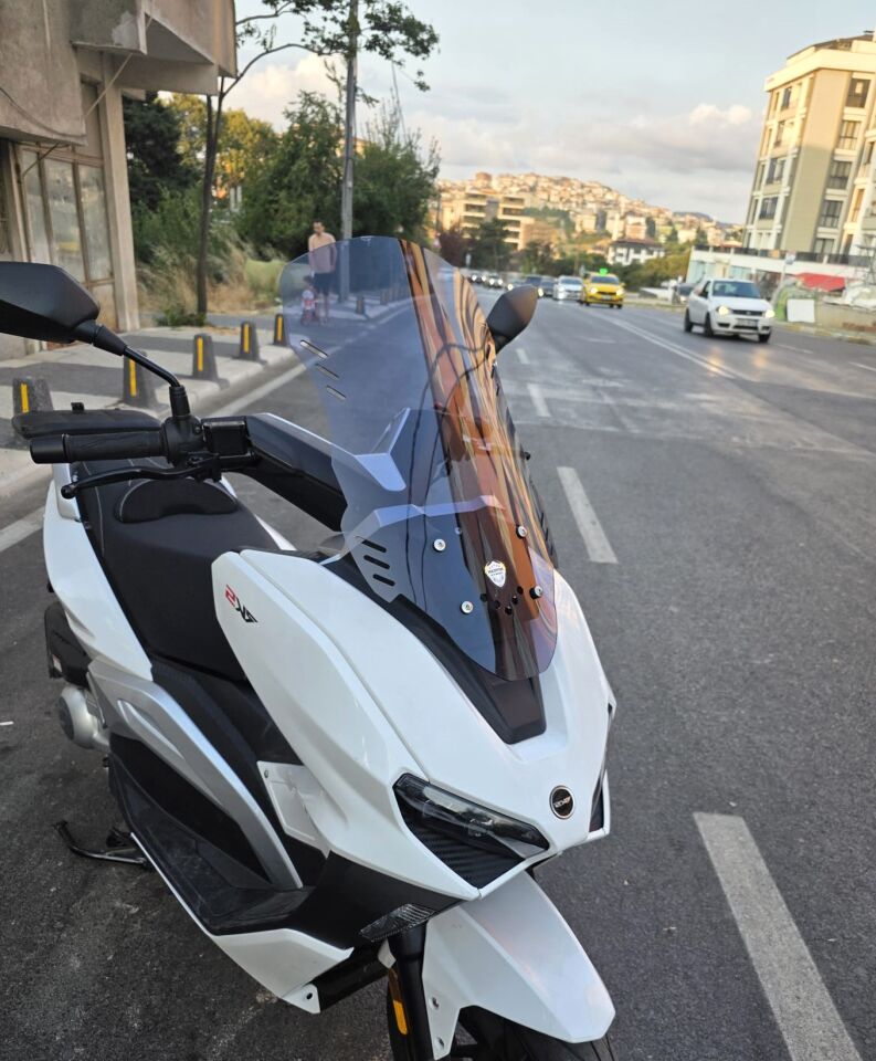 MOTOCAM RKS Vieste 249 Ön Cam 2022-2026 Model 55cm Füme Renkli 4mm KISA